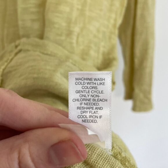 J. JILL Linen Blend Top Chartreuse Green V-Neck 3/4 Sleeve Crochet Asymmetrical - Picture 9 of 12